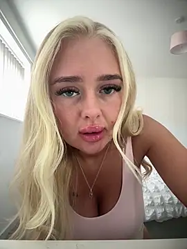 Vanillaheavennn online show from April 16, 2026, 11:55 am