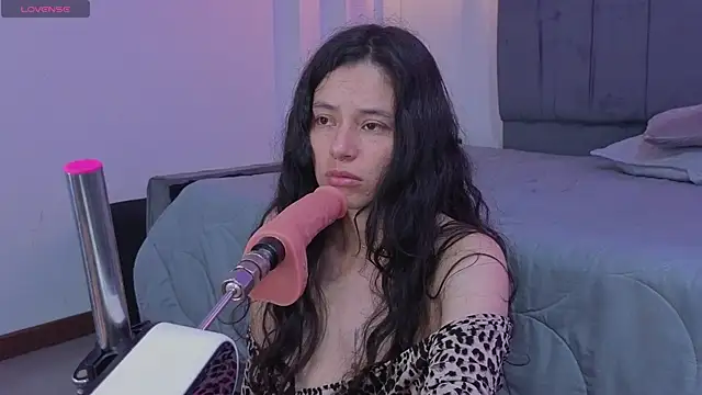 Snapshot of Samantha_bloww1 chatting on April 28, 2026, 3:44 am Samantha bloww1 online show from April 28, 2026, 3:44 am