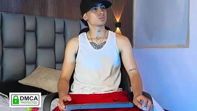 mohamed malik online show from April 23, 2026, 1:02 pm