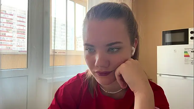 Snapshot of doana_bebriti chatting on June 23, 2026, 8:12 am doana bebriti online show from June 23, 2026, 8:12 am