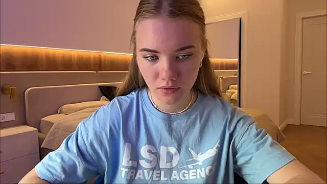 Snapshot of doana_bebriti chatting on June 11, 2026, 8:33 am doana bebriti online show from June 11, 2026, 8:33 am