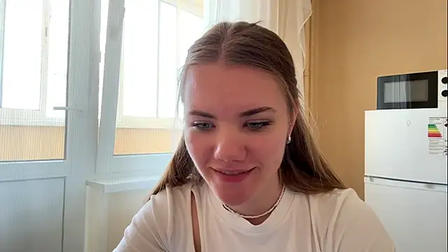 Snapshot of doana_bebriti chatting on June 5, 2026, 11:27 am doana bebriti online show from June 5, 2026, 11:27 am