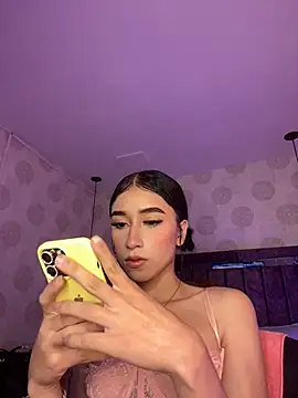 Alahia pink  online show from April 15, 2026, 4:18 am