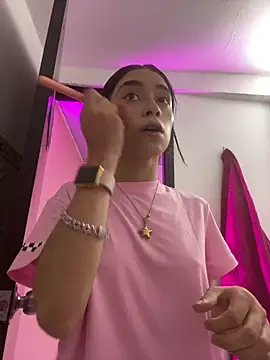 Alahia pink  online show from April 16, 2026, 5:52 am