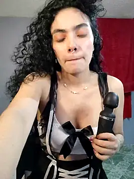 Karina Mon online show from April 19, 2026, 3:18 am