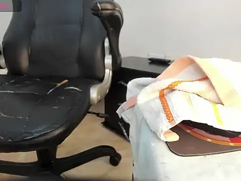 Victoria Jim online show from April 18, 2026, 7:07 pm