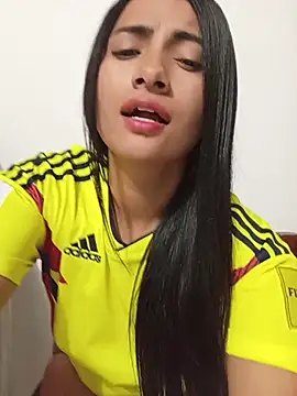 Snapshot of DaniellaGiraldo chatting on July 3, 2026, 1:50 pm DaniellaGiraldo online show from July 3, 2026, 1:50 pm