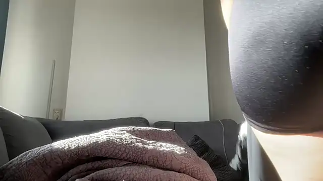 asianbbygyal online show from April 19, 2026, 3:46 pm