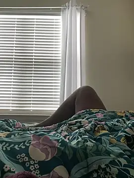 1niteinparis online show from April 30, 2026, 6:26 pm