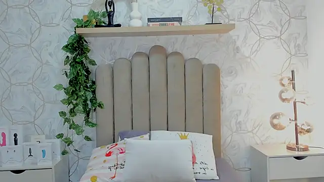 Snapshot of katherine_glow chatting on June 29, 2026, 7:13 pm katherine glow online show from June 29, 2026, 7:13 pm