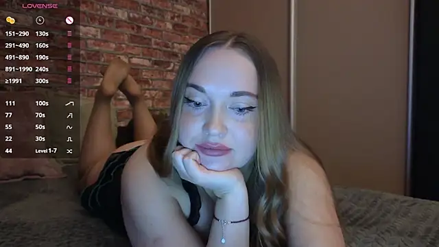 Snapshot of LeryKiss chatting on April 18, 2026, 2:08 pm LeryKiss online show from April 18, 2026, 2:08 pm