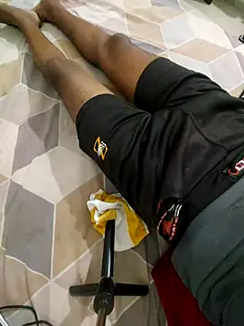 handsomeboyrk online show from April 15, 2026, 1:37 pm