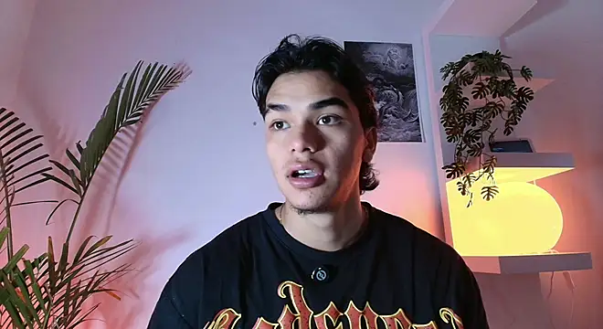 andyypalmer  online show from May 21, 2026, 5:38 am