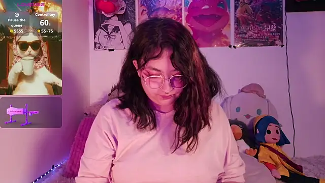 kaori sama uwu online show from April 20, 2026, 11:28 pm