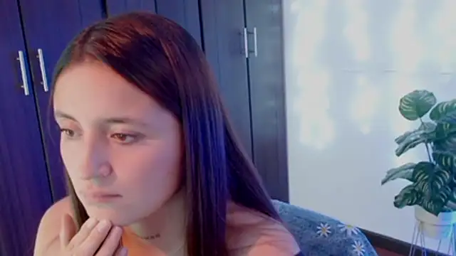 LucyArcy online show from April 17, 2026, 9:06 pm