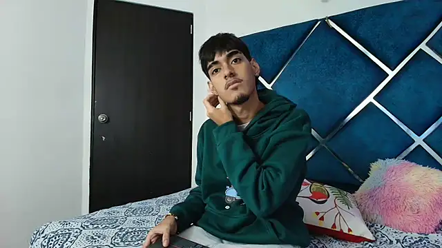 EdwinBoys online show from May 25, 2026, 12:37 pm