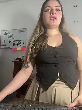 Snapshot of juanitablue chatting on June 27, 2026, 5:30 pm juanitablue online show from June 27, 2026, 5:30 pm
