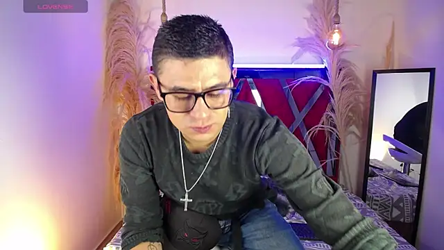 Nickk 21  online show from May 9, 2026, 1:36 pm