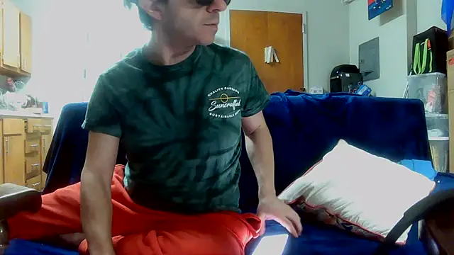 Snapshot of OtterBox chatting on July 17, 2026, 12:30 am OtterBox online show from July 17, 2026, 12:30 am