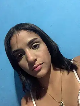 chica perfect online show from May 26, 2026, 2:42 am