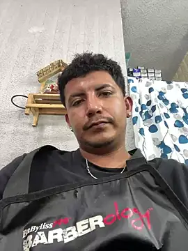Snapshot of Alcantar01 chatting on May 17, 2026, 10:32 pm Alcantar01 online show from May 17, 2026, 10:32 pm