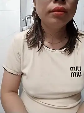 Cong2211 online show from April 16, 2026, 10:23 pm