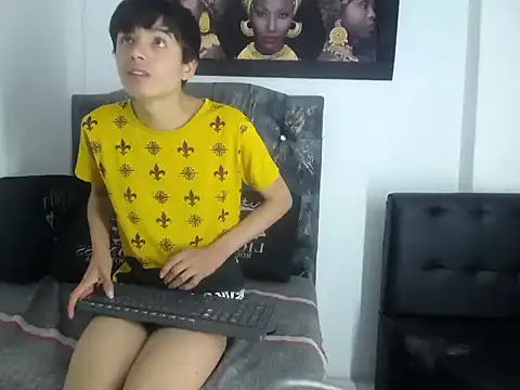 Snapshot of alex_it0 chatting on May 4, 2026, 12:19 pm alex it0 online show from May 4, 2026, 12:19 pm