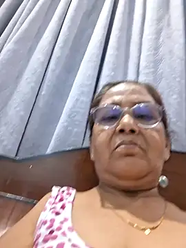 Shalini3456 online show from May 24, 2026, 4:18 pm