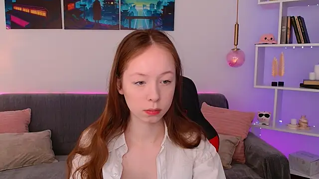 Snapshot of AdeleLang chatting on May 4, 2026, 4:05 am AdeleLang online show from May 4, 2026, 4:05 am