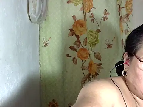 HottyCurlyPeanut online show from May 8, 2026, 7:45 am
