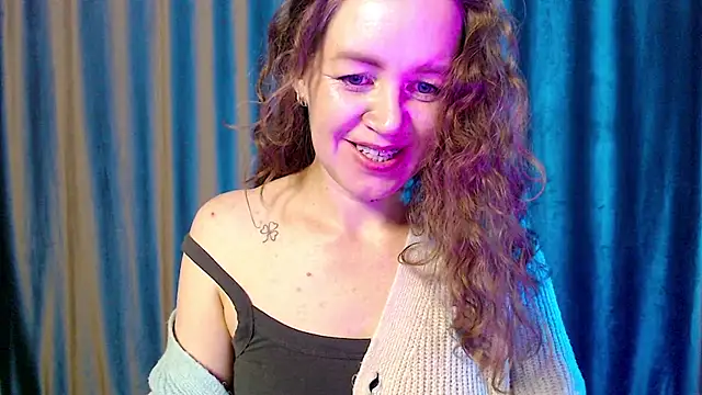 Snapshot of Fern_Lust chatting on April 18, 2026, 1:57 pm Fern Lust online show from April 18, 2026, 1:57 pm