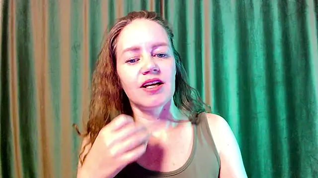 Snapshot of Fern_Lust chatting on April 30, 2026, 2:46 pm Fern Lust online show from April 30, 2026, 2:46 pm