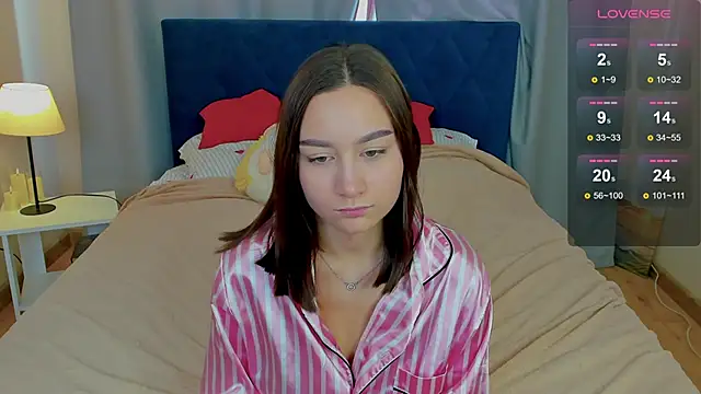 Snapshot of AndreaJohnsons chatting on June 7, 2026, 8:19 am AndreaJohnsons online show from June 7, 2026, 8:19 am
