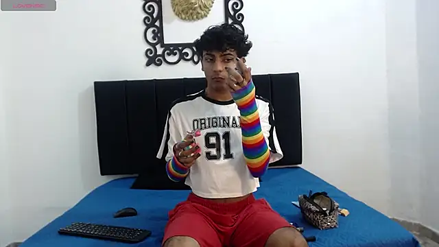 Snapshot of SinBoy_ chatting on April 28, 2026, 12:42 pm SinBoy online show from April 28, 2026, 12:42 pm