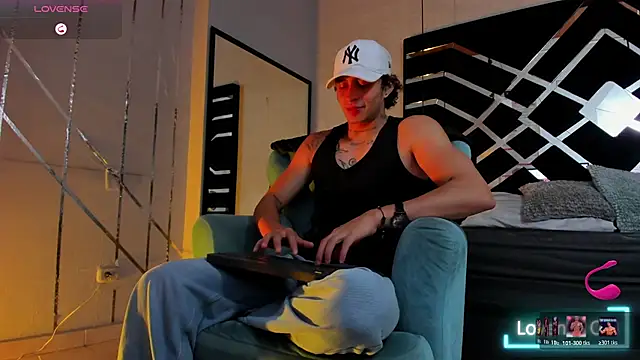 Snapshot of JayTaylorr chatting on June 16, 2026, 11:43 am JayTaylorr online show from June 16, 2026, 11:43 am