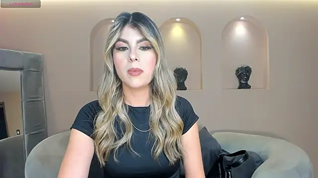 MiaSilvaX online show from May 28, 2026, 11:16 am