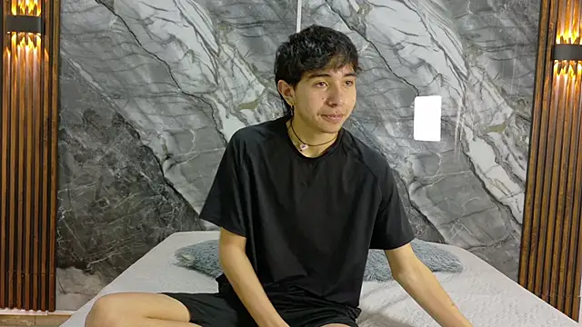 NoahWalker   online show from May 27, 2026, 11:06 am