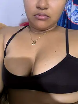 reinamas18 online show from May 12, 2026, 3:25 am