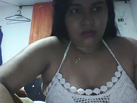 reinamas18 online show from May 18, 2026, 3:39 am