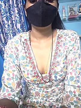 hoty-lovely online show from April 21, 2026, 6:03 pm