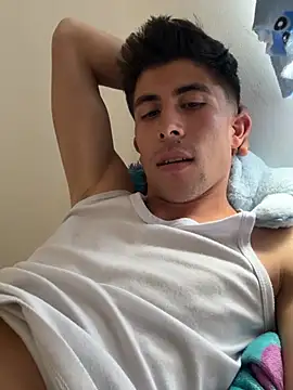 Luis-avatar online show from April 15, 2026, 7:58 pm