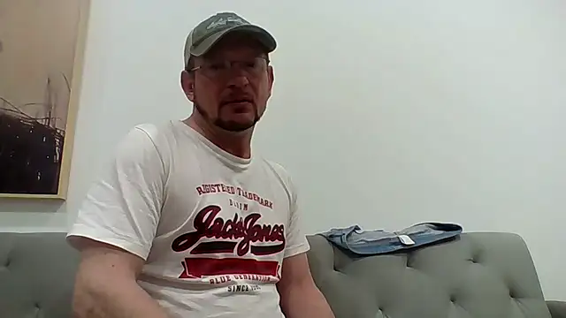 Custard-Lovers online show from May 3, 2026, 5:05 pm