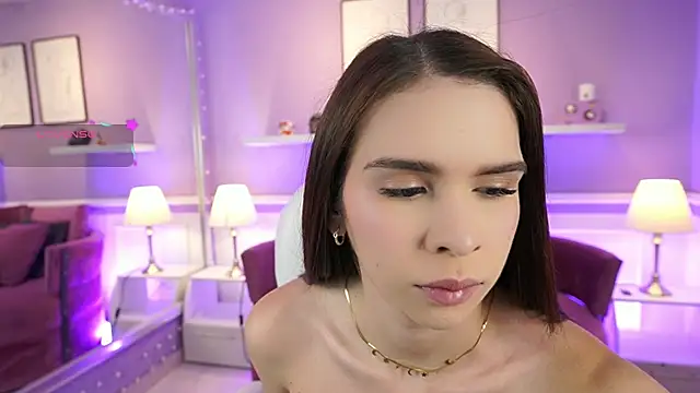 Snapshot of AlinaBennet_ chatting on May 8, 2026, 11:36 am AlinaBennet online show from May 8, 2026, 11:36 am