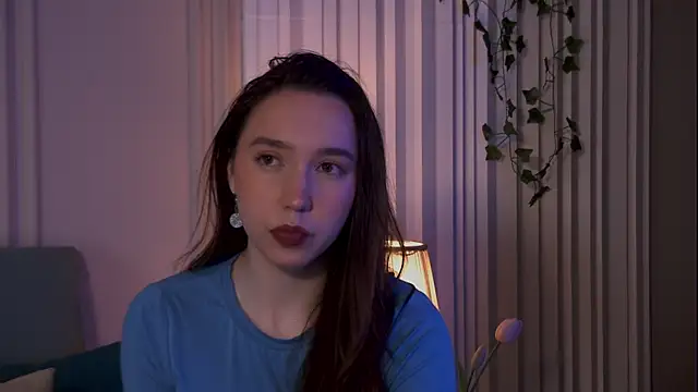 Snapshot of Suzaneey chatting on June 6, 2026, 6:46 pm Suzaneey online show from June 6, 2026, 6:46 pm
