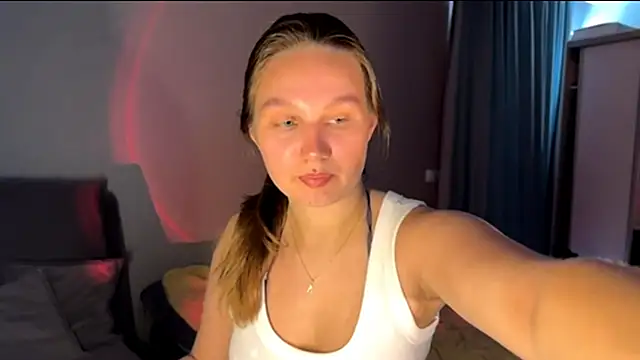 Snapshot of secretnaya_girl chatting on May 29, 2026, 7:36 am secretnaya girl online show from May 29, 2026, 7:36 am