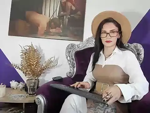 Snapshot of MistressKasandra chatting on May 11, 2026, 3:08 am MistressKasandra online show from May 11, 2026, 3:08 am