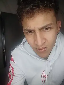 Snapshot of Axel_Romanov chatting on August 7, 2026, 1:17 pm Axel Romanov online show from August 7, 2026, 1:17 pm
