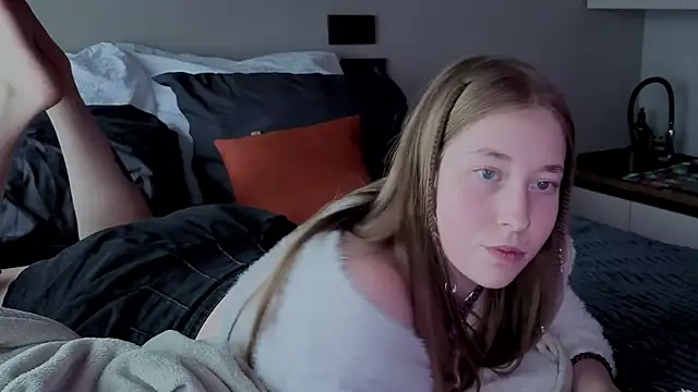 ShowmeYourfetish online show from June 5, 2026, 7:03 am
