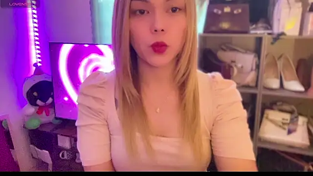 Snapshot of hannaBaby_lisyos11 chatting on June 4, 2026, 4:17 am hannaBaby lisyos11 online show from June 4, 2026, 4:17 am