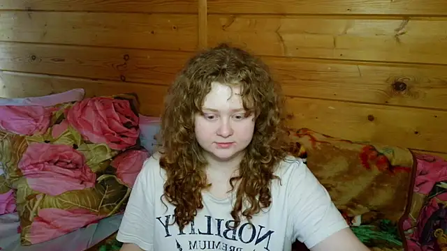 Snapshot of Sara_del_Sun chatting on June 12, 2026, 10:24 am Sara del Sun online show from June 12, 2026, 10:24 am